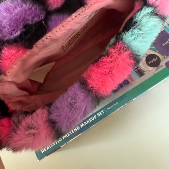 Girls 4 piece bundle - Picture 7 of 9